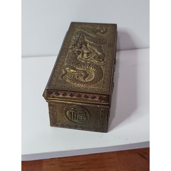 ANTIQUE JAPANESE Dragon Repousse METAL STAMPS BOX JAPAN POSTAGE DESKTOP - Picture 5 of 13
